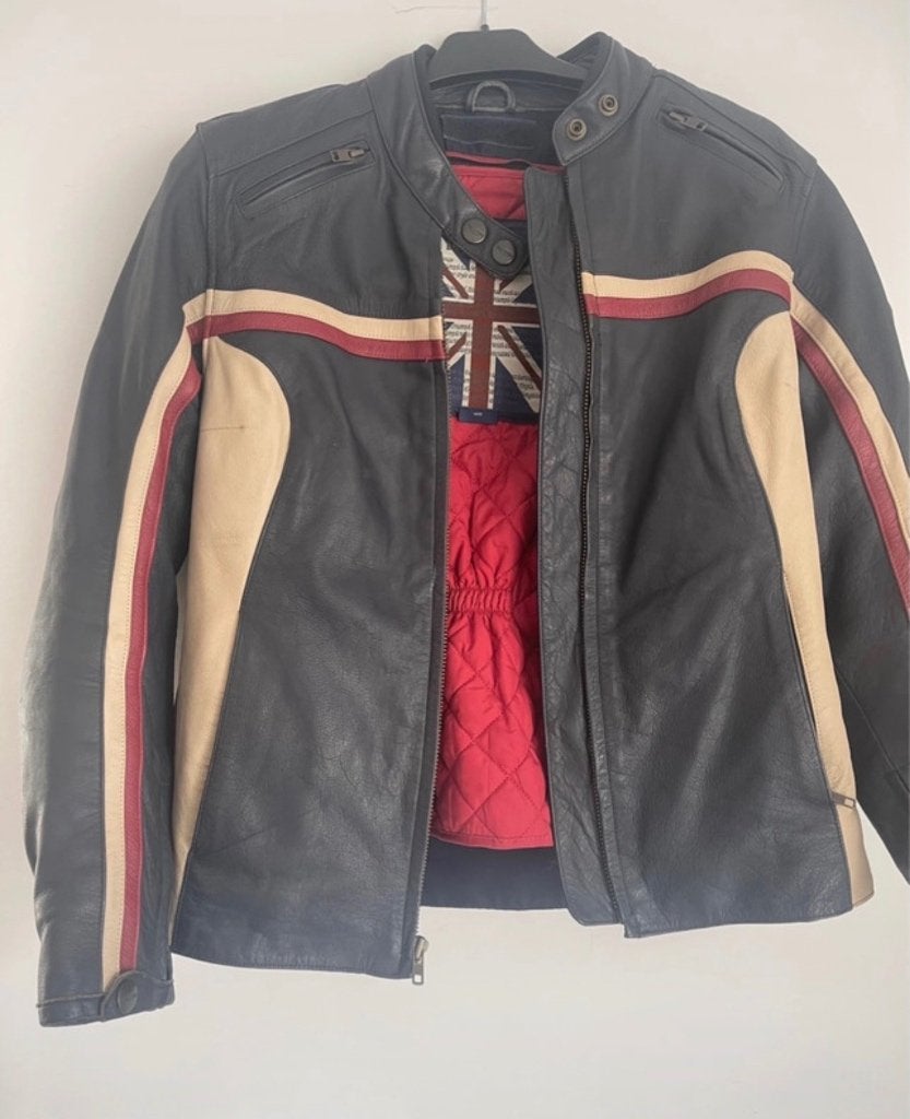 Vente groupée Triumph, Vêtements | Femmes, Enlèvement ou Envoi, Porté, Taille 42/44 (L)
