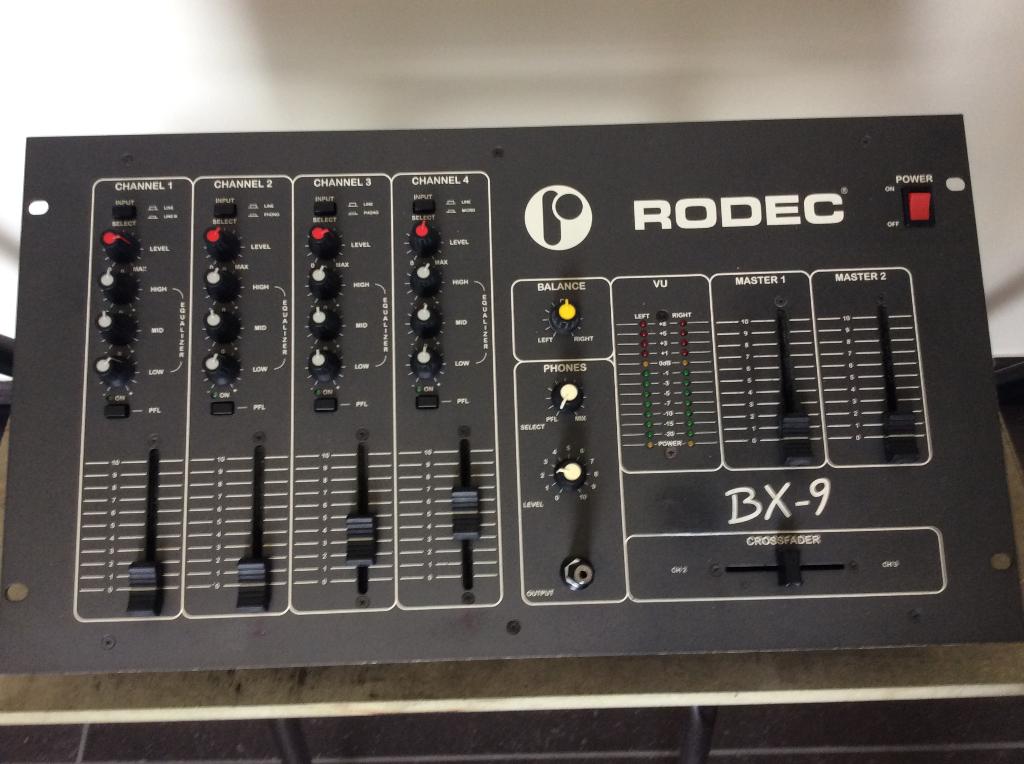 Mixeur Rodec BX-9, Enlèvement ou Envoi, Comme neuf, 5 à 10 canaux, Entrée micro