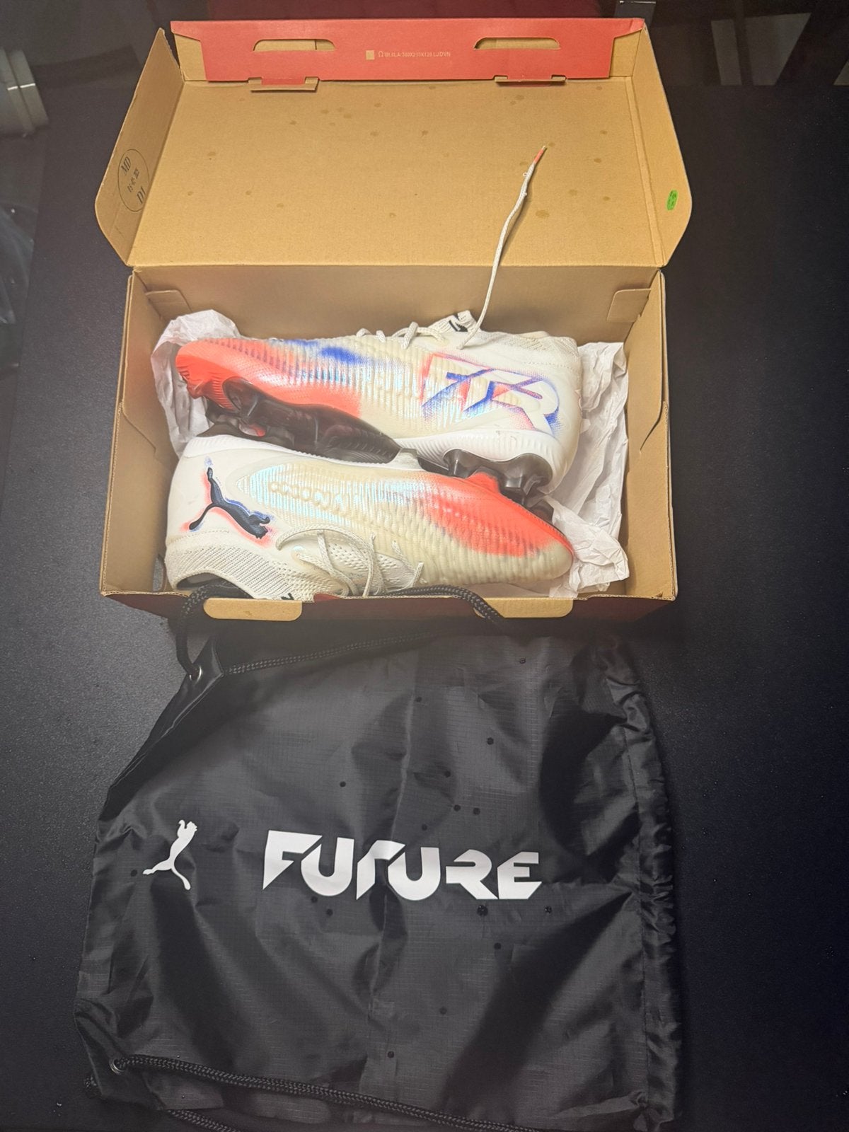 Chaussures de football Puma Futures, Sports & Fitness, Enlèvement ou Envoi, Comme neuf