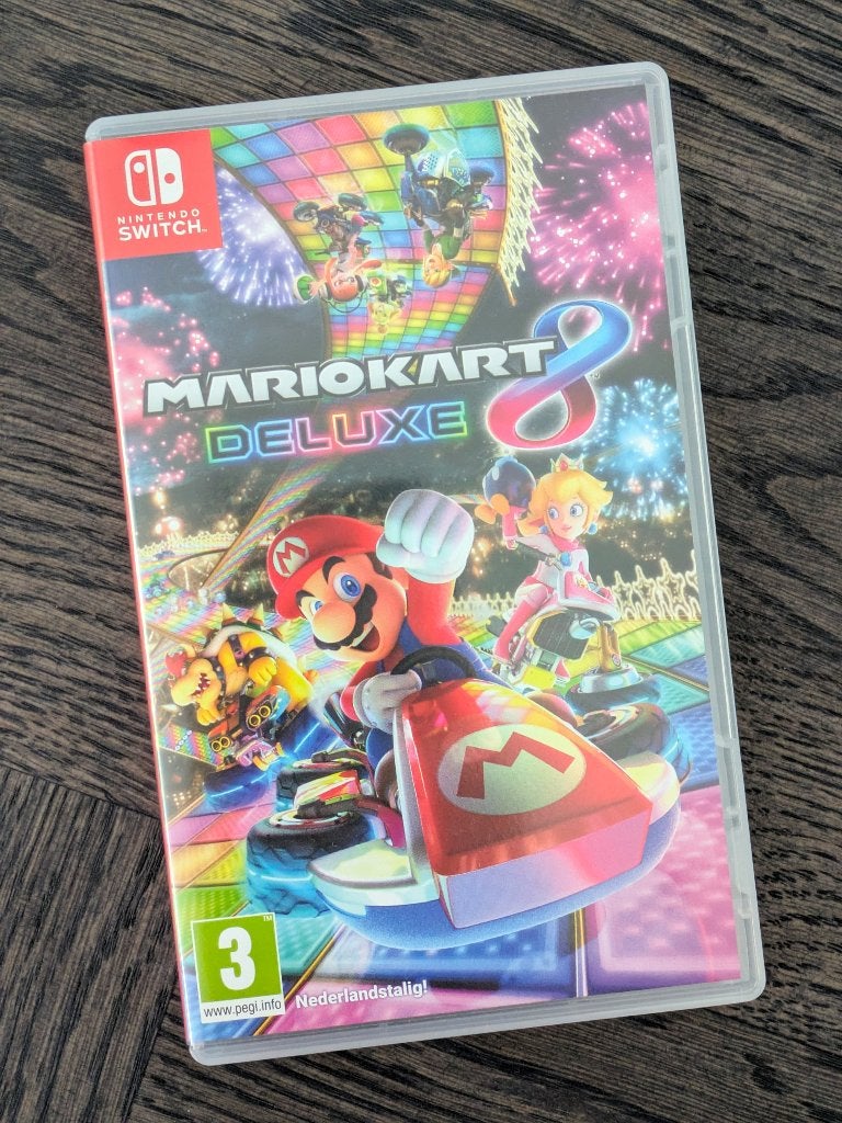 Mario Kart 8 Deluxe - Nintendo Switch - als nieuw, Games en Spelcomputers, Games | Nintendo Switch, Online, Racen en Vliegen, Ophalen of Verzenden