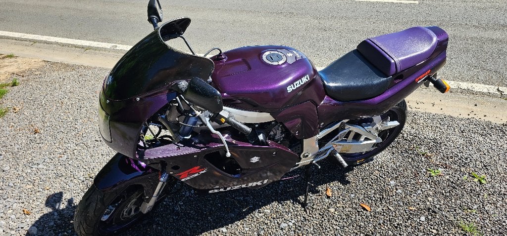 Suzuki GSX-R 750, Motos, Motos | Suzuki, Particulier, Super Sport, plus de 35 kW, 4 cylindres, Permis Moto A, Échappement sport