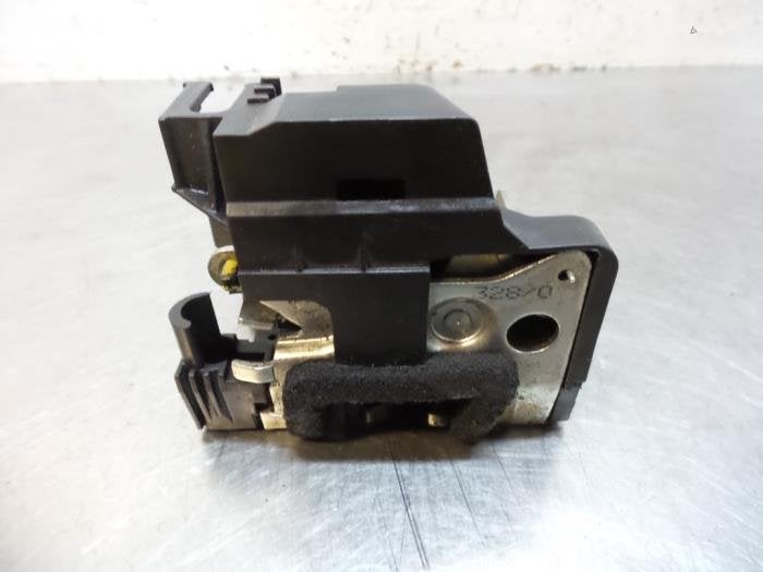 Serrure portière mécanique 2portes droite d'un Fiat Doblo, -, 3 mois de garantie, Utilisé, Fiat