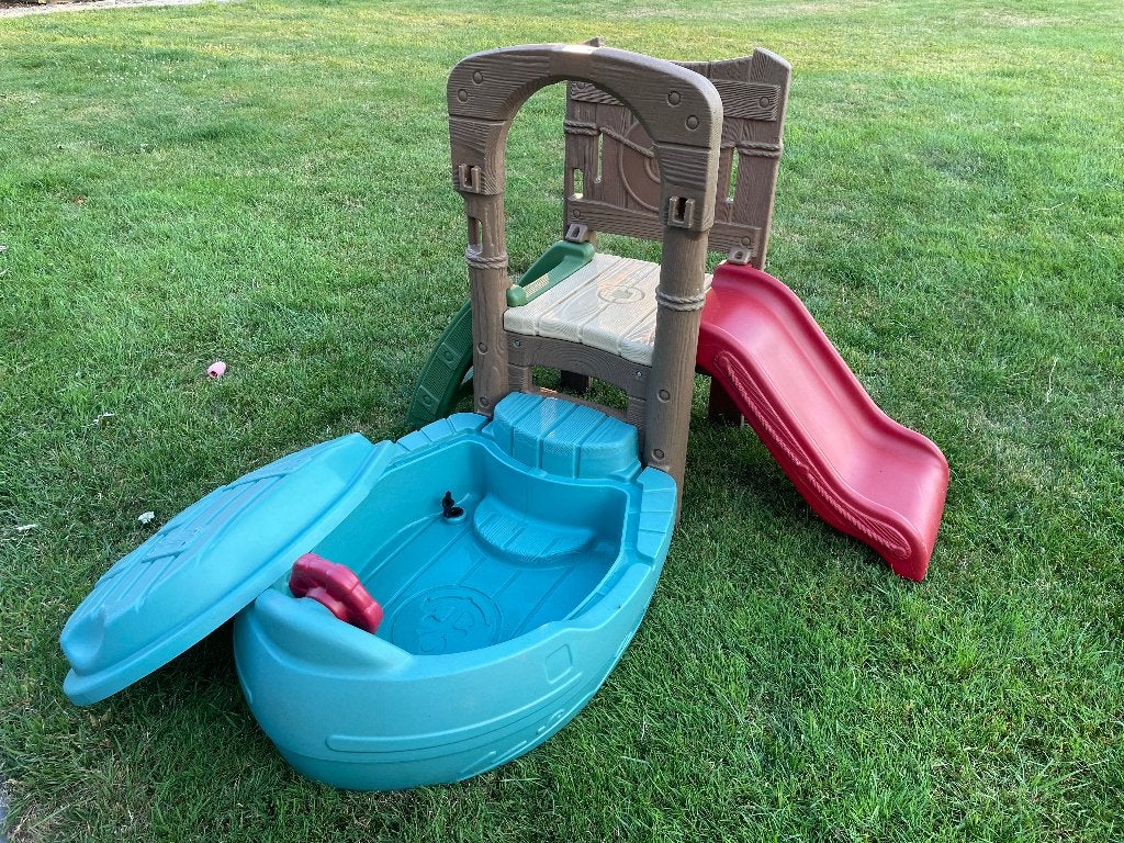 Babyglijbaan met afdekbaar babyzwembadje/zandbak, Ophalen, Zo goed als nieuw