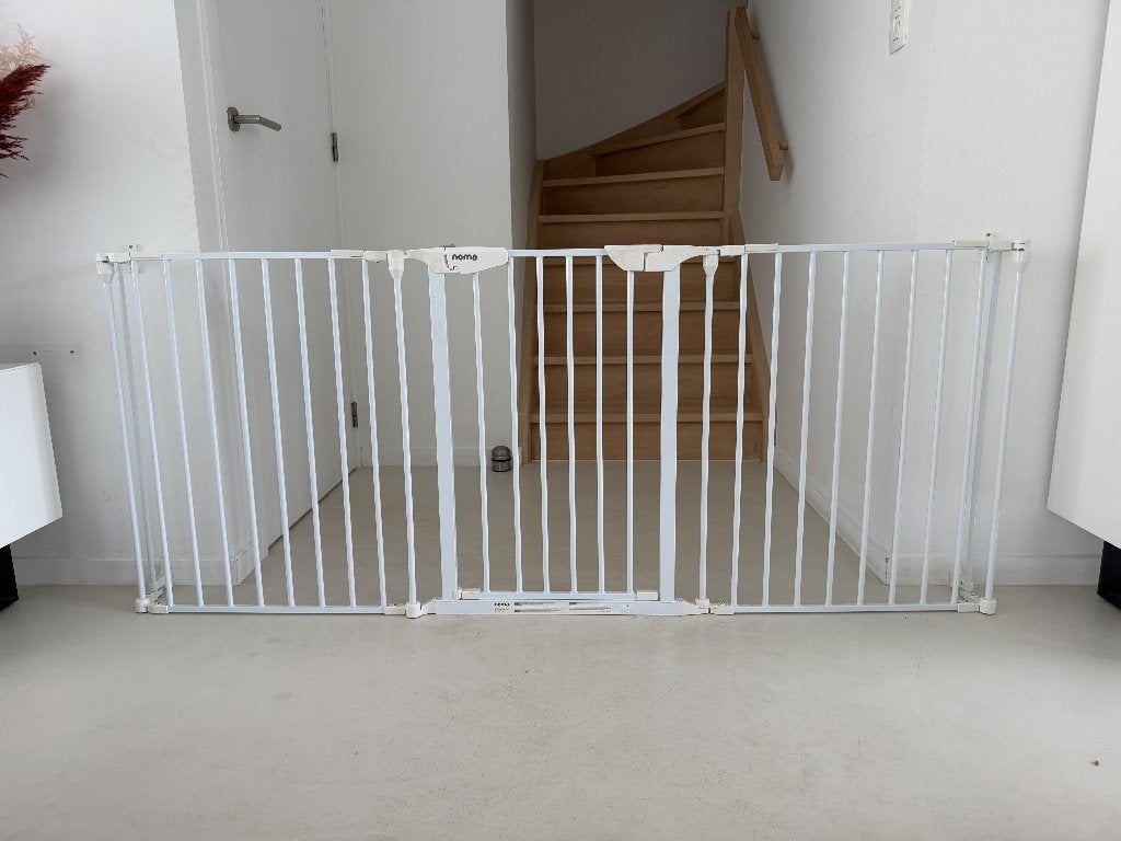 Noma Configure Gate traphekje 64–197,5 cm | wit, Kinderen en Baby's, Traphekjes, Ophalen, Gebruikt, 115 cm of meer, Metaal of IJzer