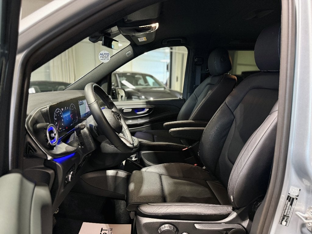 Mercedes-Benz V300d 4Matic AMG-Line | utilita cabine double, Autos, Mercedes-Benz, Cuir, Argent ou Gris, Euro 6, Entreprise