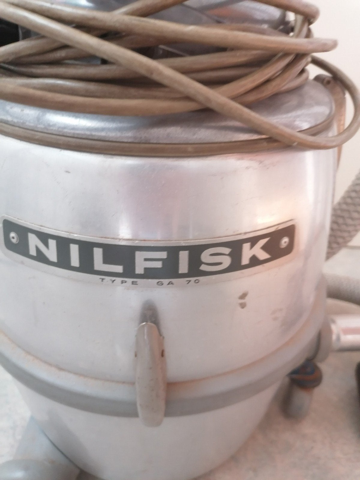 Vintage stofzuiger Nilfisk GA70, Ophalen
