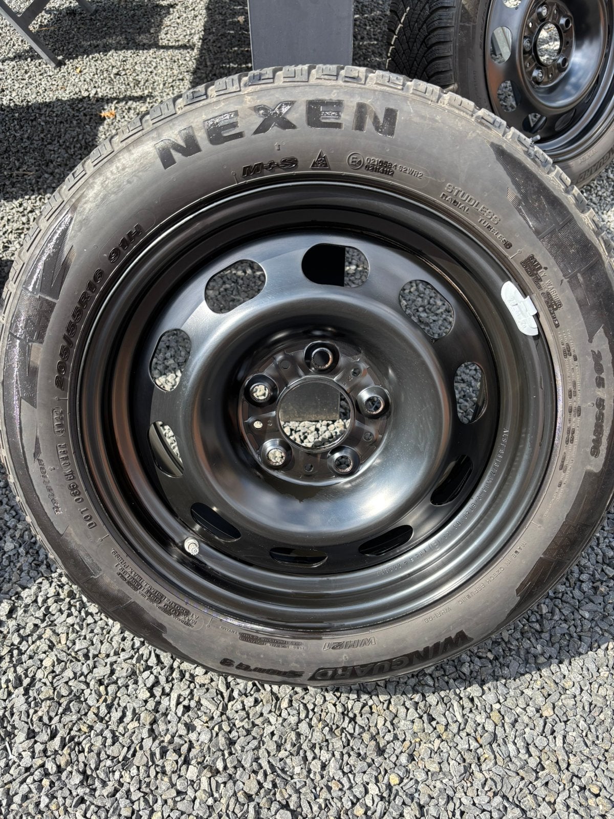 Nexen winterbanden+ metalen zwarte velg (4x), Auto-onderdelen, Banden en Velgen, Ophalen of Verzenden, 16 inch, Winterbanden, Band(en)