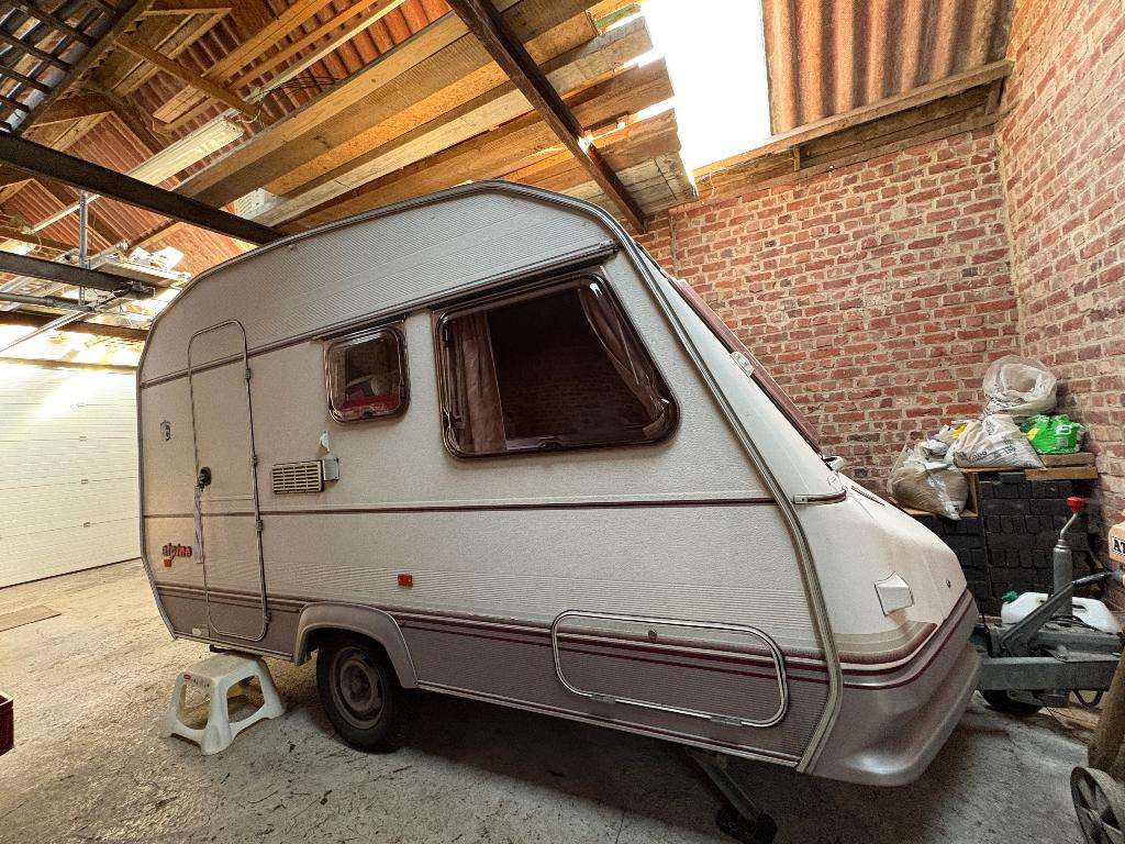 Caravane (Alpine-Sprite ; construite en 1989), Jusqu'à 4, 4 à 5 mètres, Particulier, Siège standard