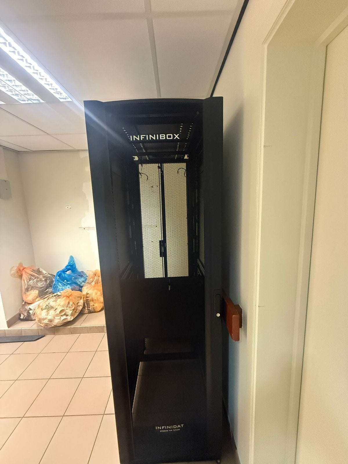 Armoire serveur, Enlèvement ou Envoi
