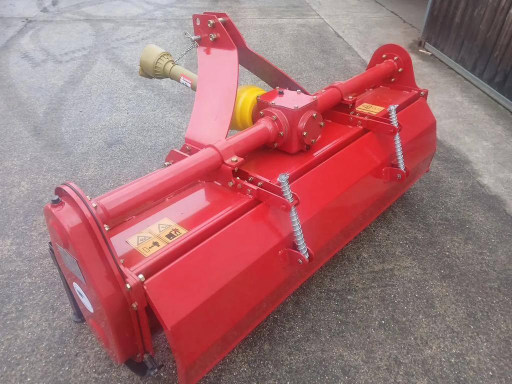 Fraise micro tracteur 1m30, Articles professionnels, Agriculture | Outils, Enlèvement ou Envoi