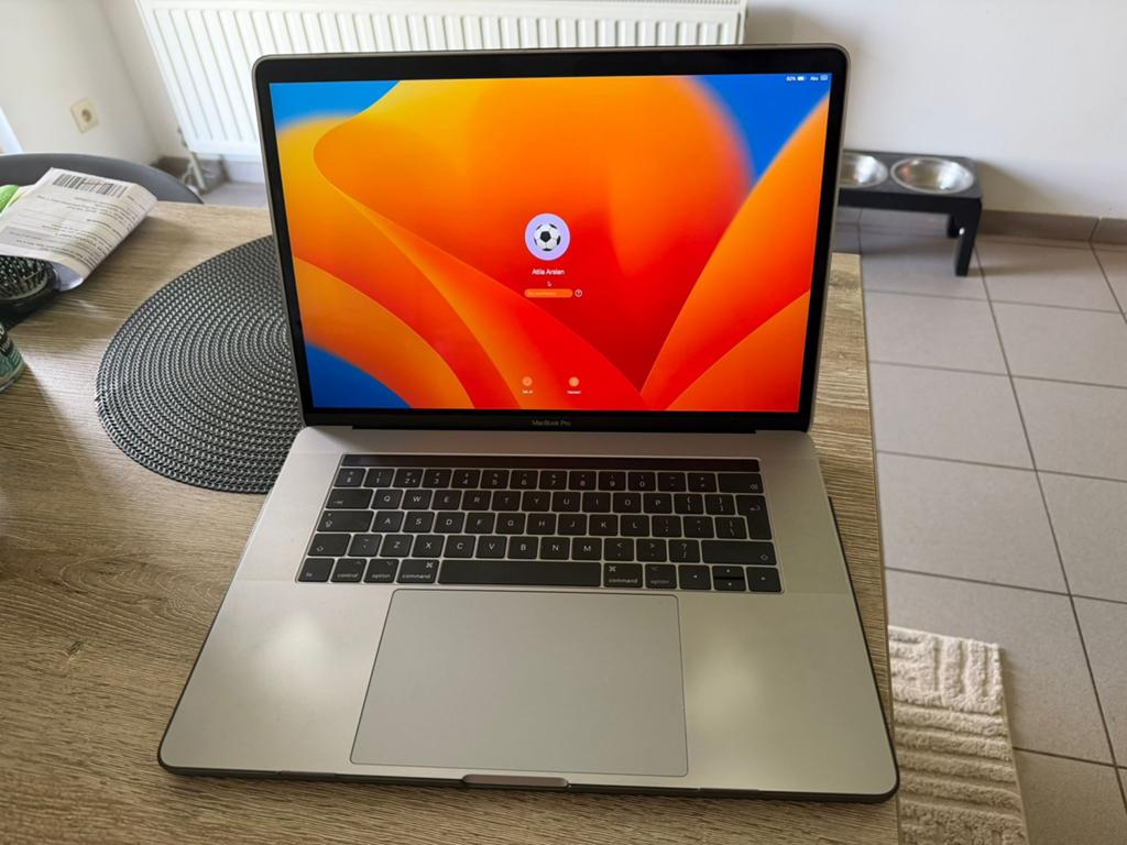 Macbook pro 2017, Informatique & Logiciels, Apple Macbooks, Enlèvement, Comme neuf, MacBook