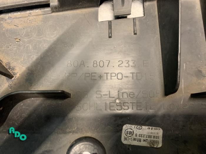 Bumper onderplaat van een Audi Q5 (Q5 16-), Gebruikt, -, -, Bumper
