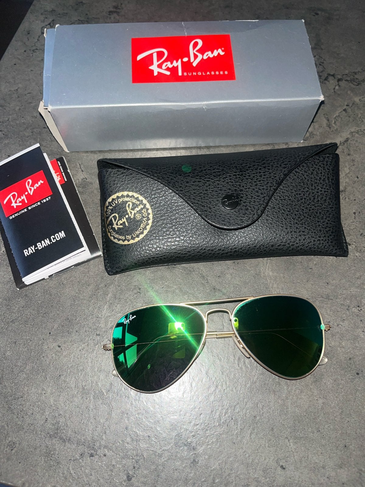 Lunettes Ray-Ban Aviator-Monture Dorée & Verres Miroir Vert, Enlèvement ou Envoi, Comme neuf, Ray-Ban, Lunettes