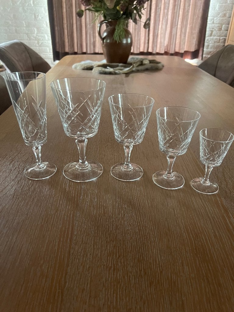 Christallen glazen servies, Ophalen