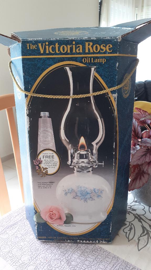 Lampe à huile Victoria Rose neuve – Effe – style vintage, Ophalen