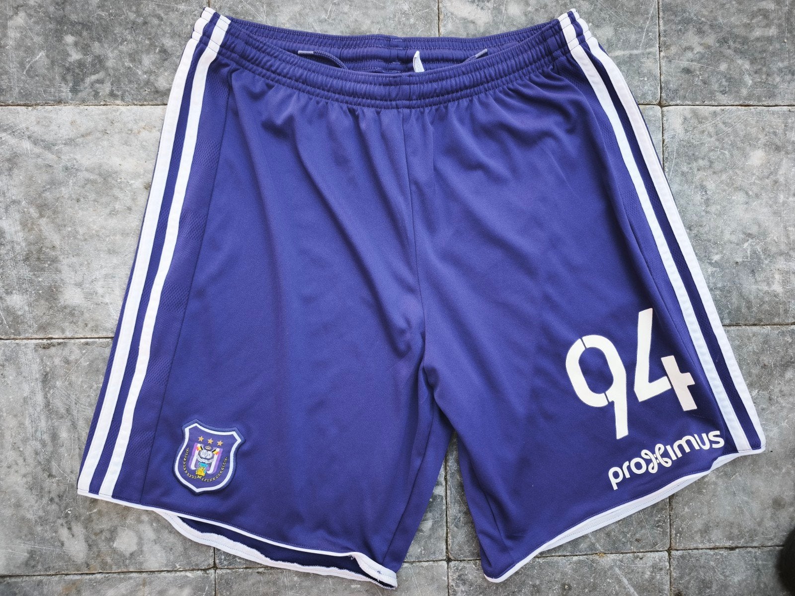 Match worn short RSC Anderlecht Sofian Hanni medium, Vêtements | Hommes, Vêtements de sport, Enlèvement ou Envoi