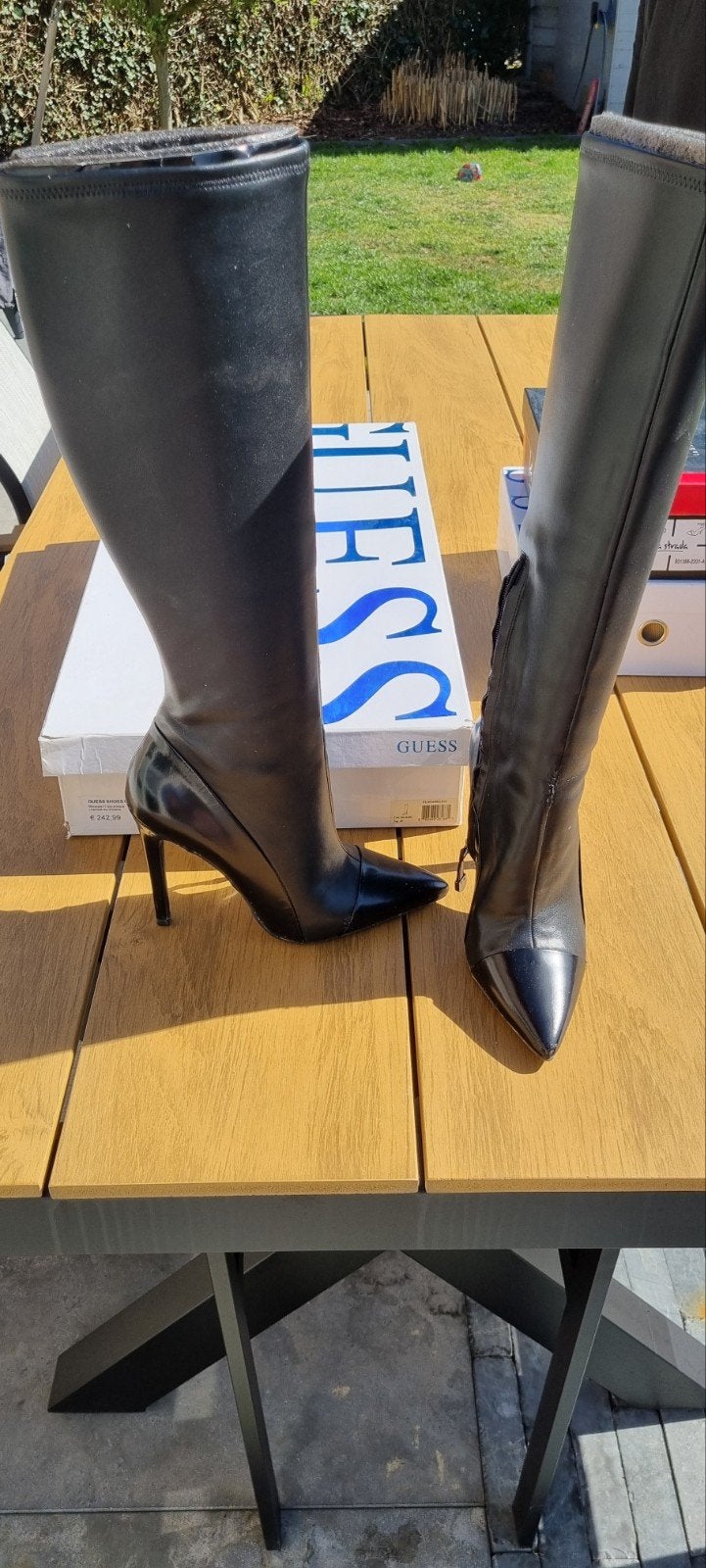 Botten Guess, Ophalen