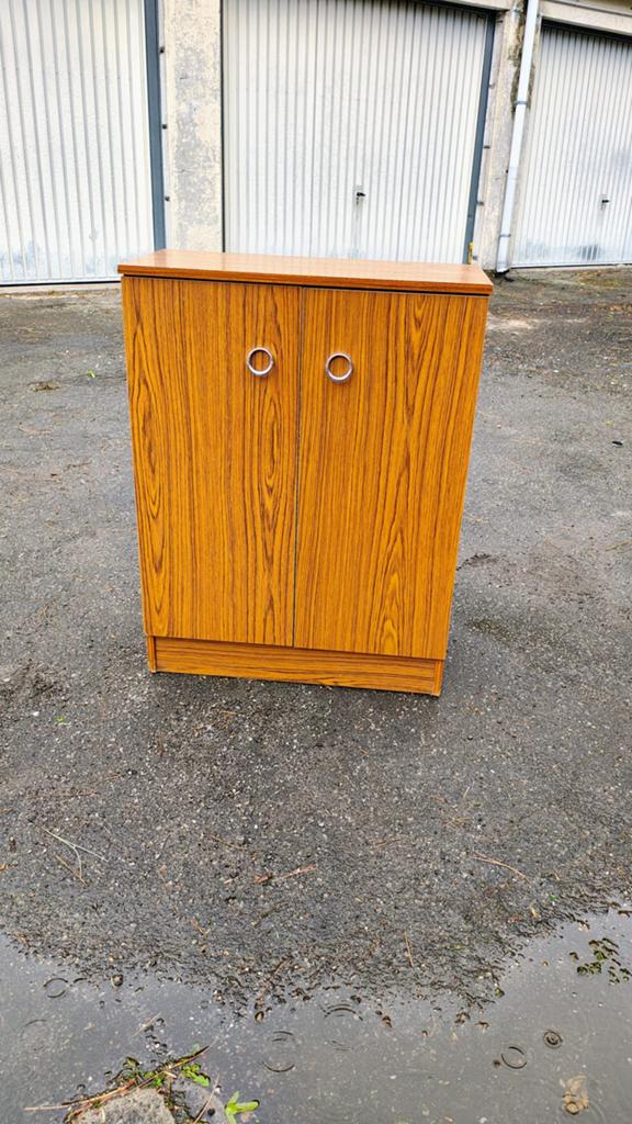 Vintage schoenenkast, Ophalen