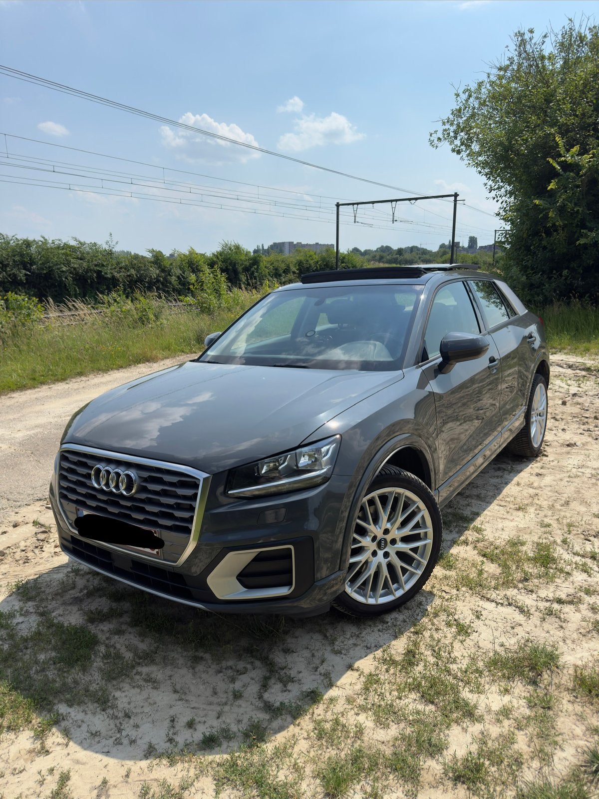 Audi Q2 - TDi Sport - CarPlay + Android Auto, Autos, Audi, Cuir, Argent ou Gris, Q2, Boîte manuelle