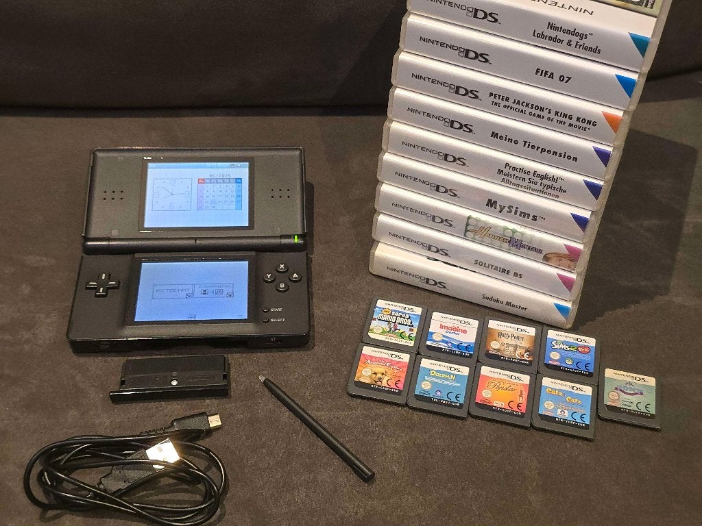 Nintendo DS Lite + 18 Games, Games en Spelcomputers, Zwart, Ophalen of Verzenden, DS Lite, Gebruikt