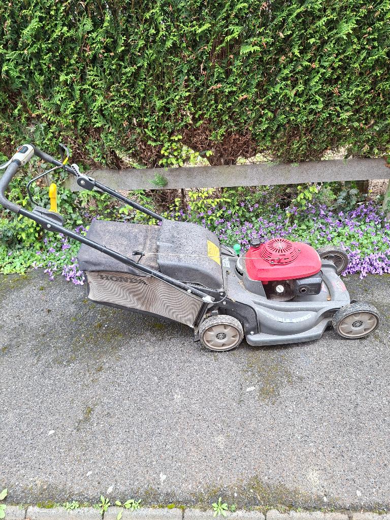Honda HRX537 Grasmaaier met zelfrij — €100, Tuin en Terras, Ophalen, Gebruikt, Benzine-grasmaaier, Honda