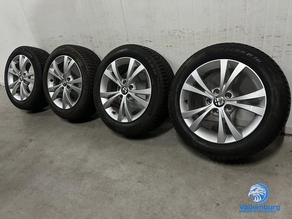8mm! Originele Alfa Romeo Giulietta 16 inch velgen 5x110 win, Auto-onderdelen, Gebruikt, -, Banden en Velgen, -