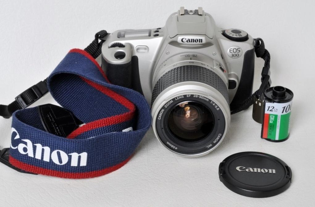 Canon EOS 300 + Zoom Canon 28-90 mm 4-5,6   Argentique, Ophalen of Verzenden, Zo goed als nieuw, Spiegelreflex, Canon