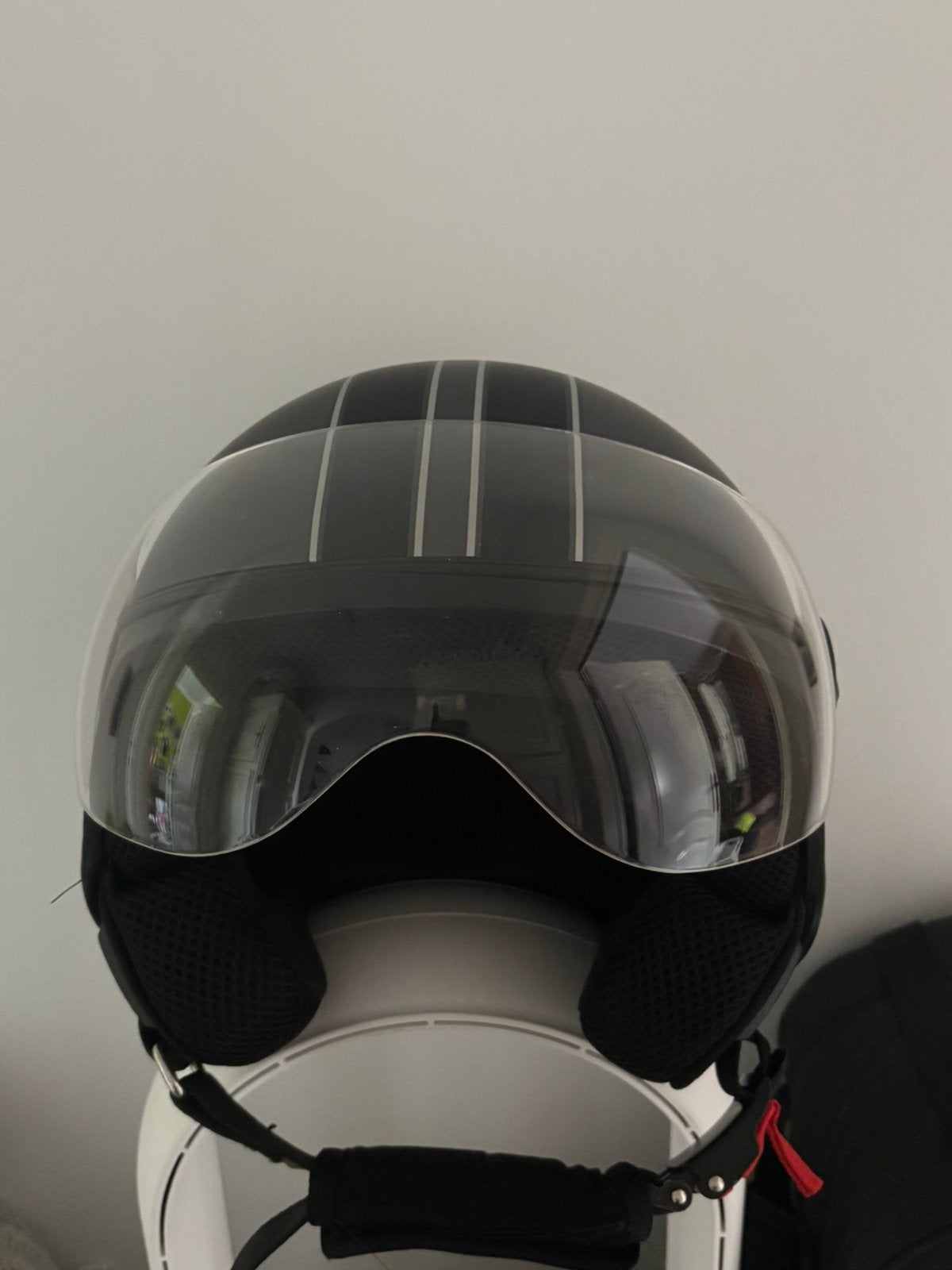 Helm, Enlèvement, Comme neuf