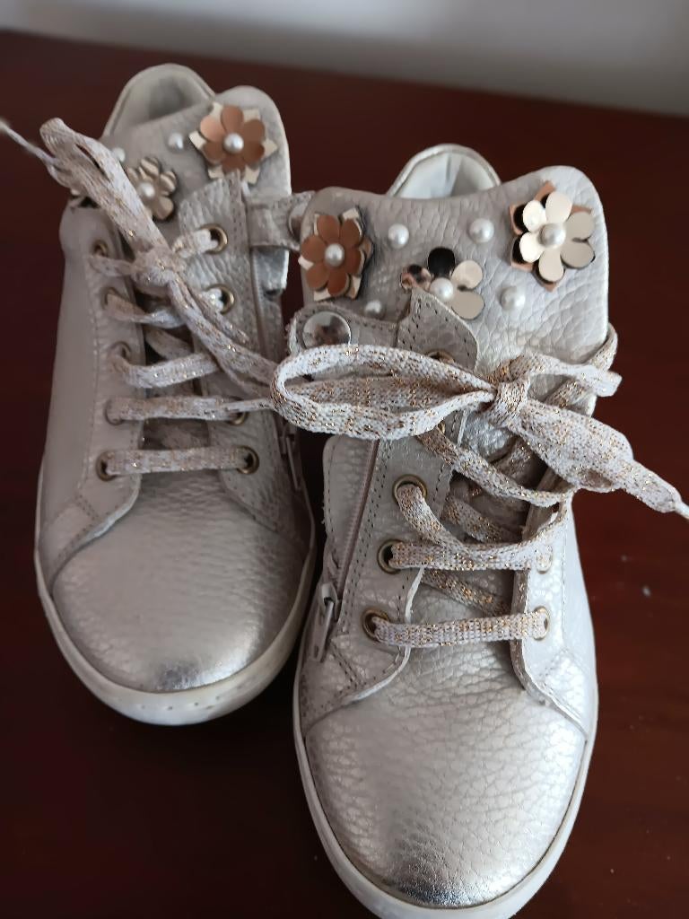 kinderschoenen en Hollandse klompen maart33/34 voor meisjes, Ophalen, Meisje, Schoenen, Zo goed als nieuw