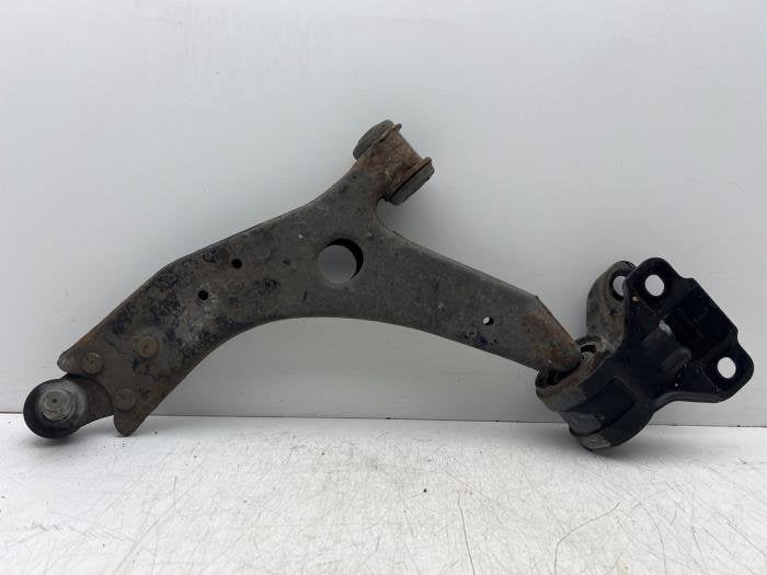 Draagarm links-voor van een Volvo V40, Gebruikt, -, -, Ophalen of Verzenden