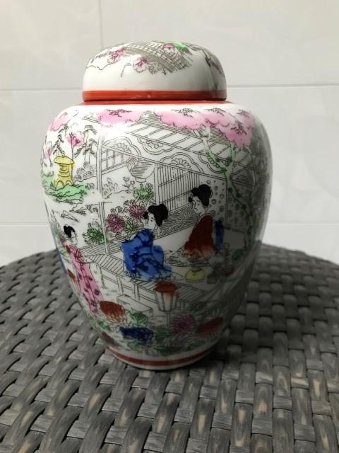 Antieke Japanse Satsuma-gemberpot met deksel, Enlèvement