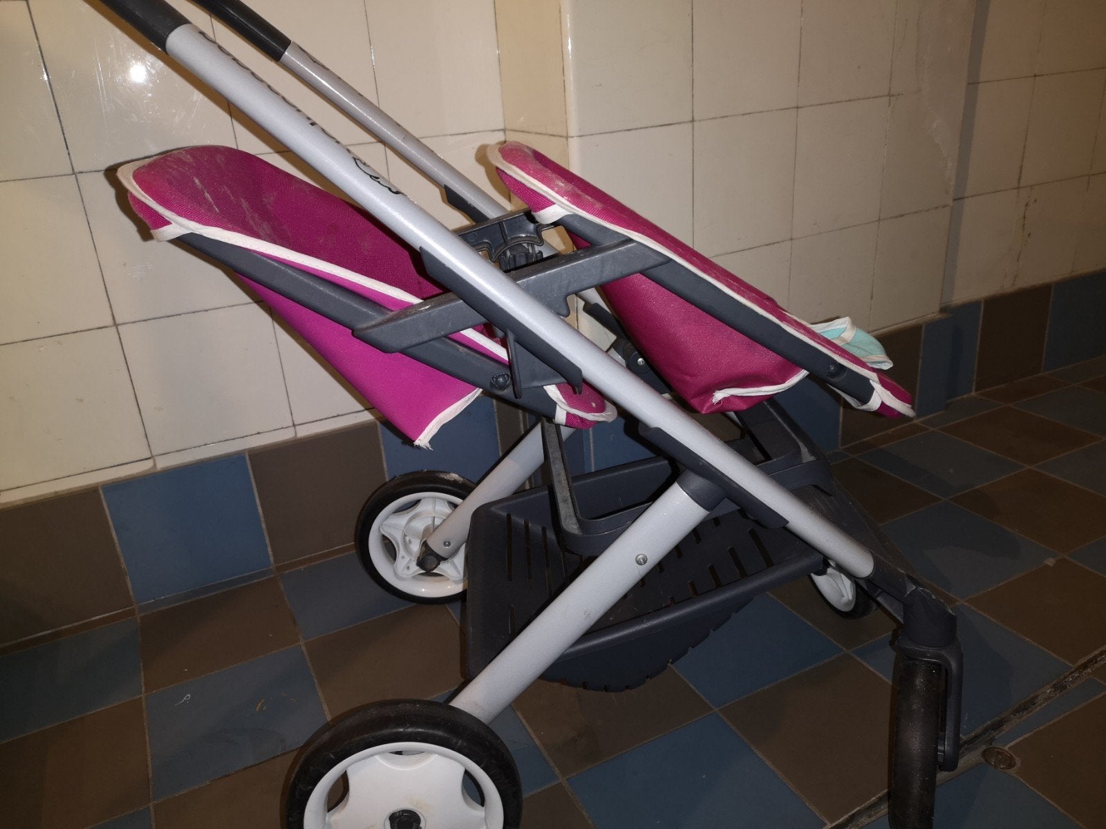 poussette jumeaux jouet pour poupées, Enfants & Bébés, Enlèvement, Utilisé, Autres types