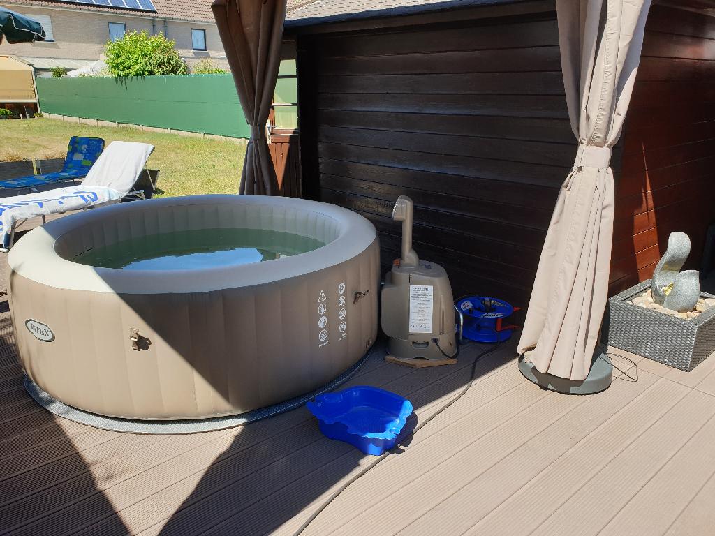 Jacuzzi Intex, Tuin en Terras, Ophalen, Gebruikt, Filter, Opblaasbaar