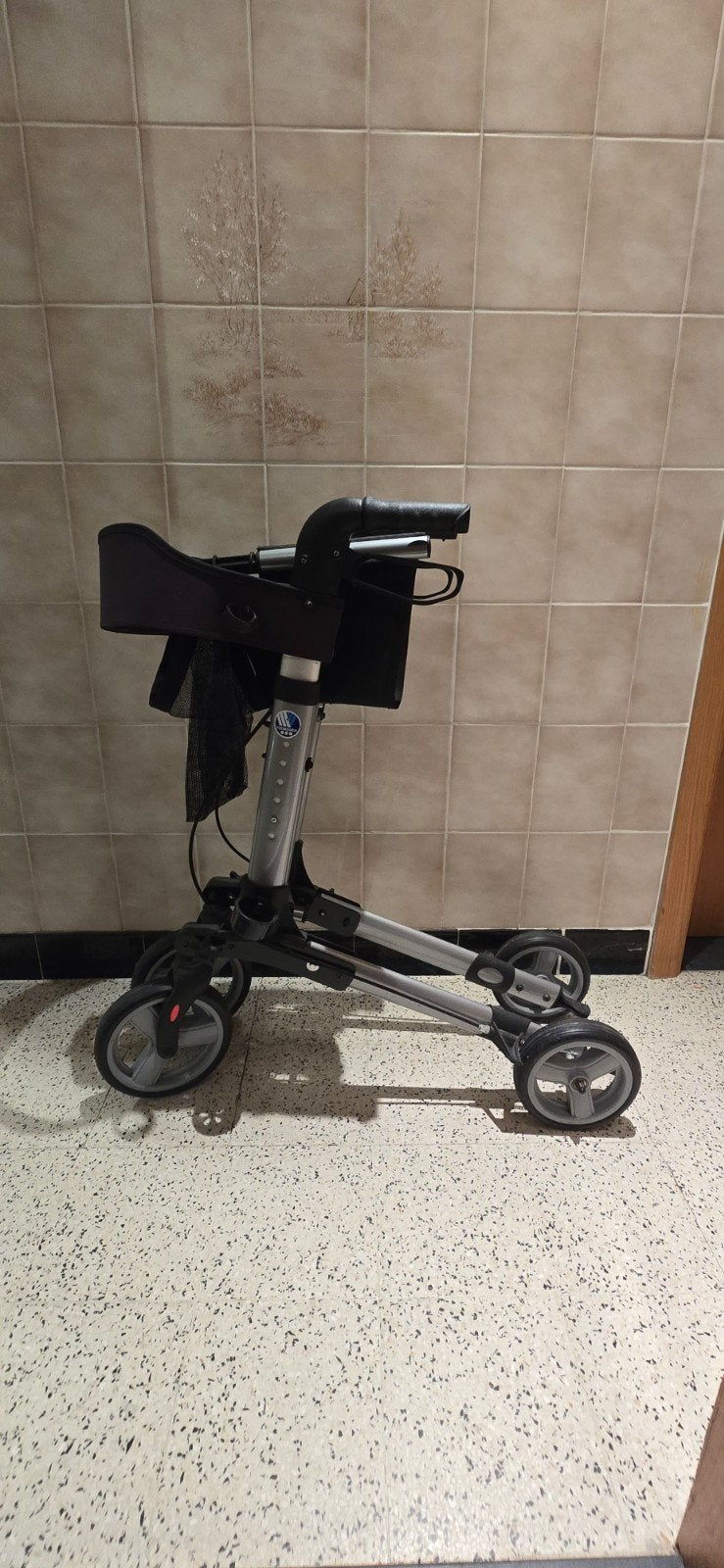 Rollator, Diversen, Ophalen