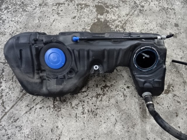RESERVOIR CARBURANT BMW 1 serie (F20) (01-2010/06-2019), Utilisé, BMW, Petuelring 130
80809  München, DE, Bayerische Motoren Werke AG