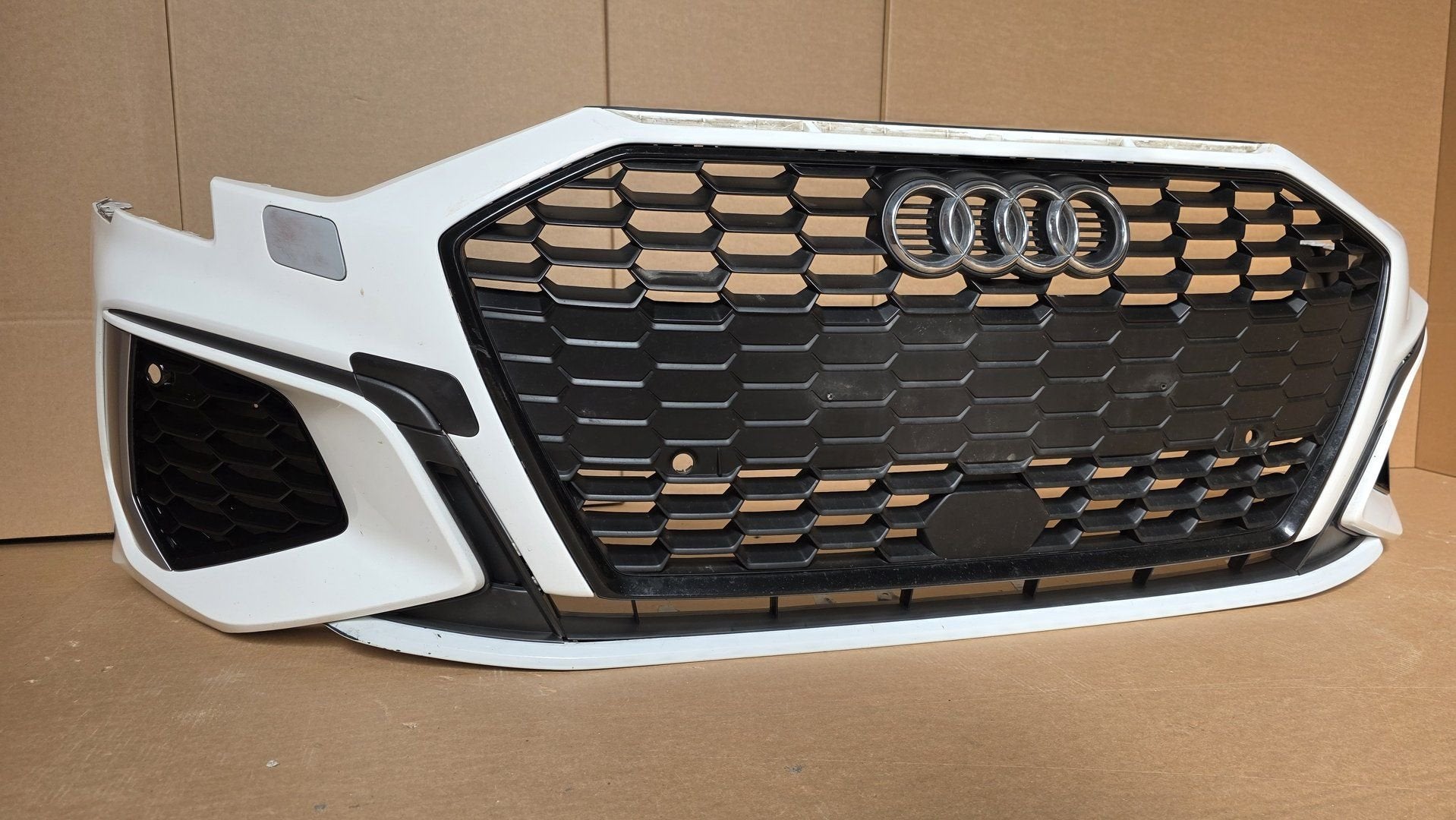 Voorbumper Audi A3 8Y S-Line KLS 4xPDC ORGINEEL BUMPER, Gebruikt, -, Voor, Ophalen of Verzenden