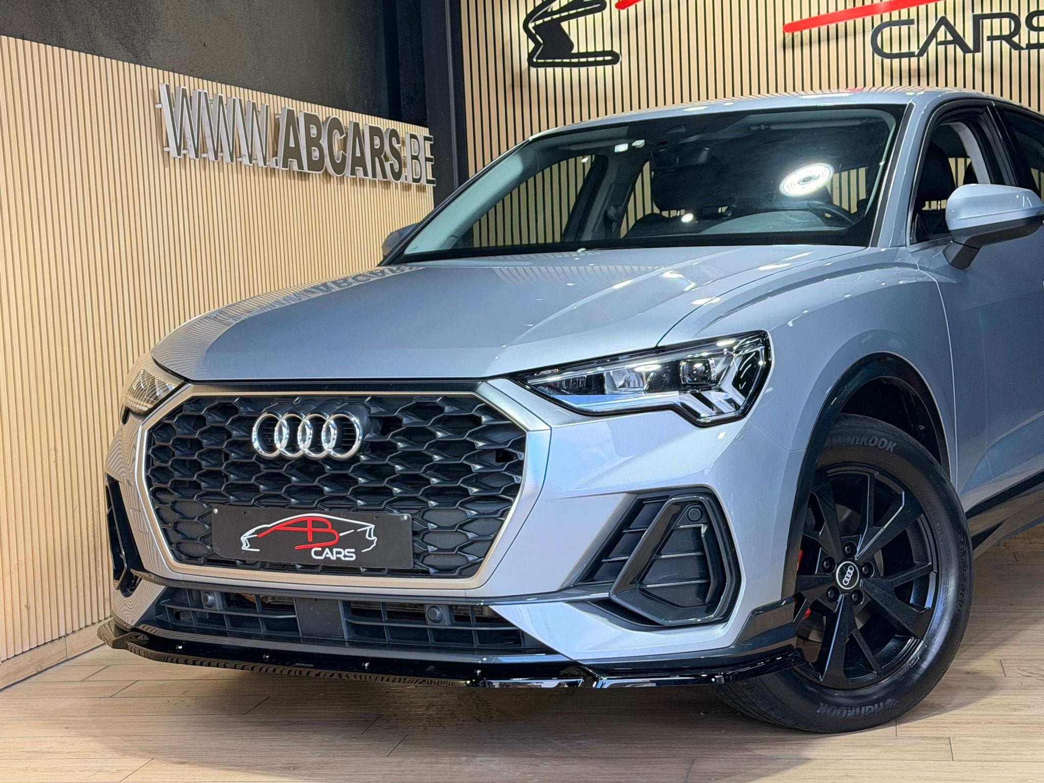 Audi Q3 Sportback * COUPE * 35 TFSI * LOOK S line * S tronic, Argent ou Gris, Achat, https://public.car-pass.be/vhr/e3086a92-9fb4-40b5-8bf8-0cf9ed5ca0e4
