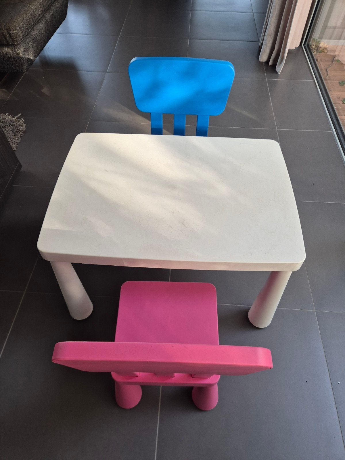 IKEA tafeltje met 2 stoeltjes, Kinderen en Baby's, Ophalen, Gebruikt