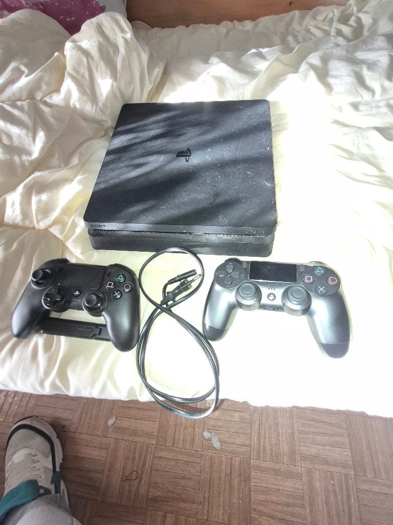 Playstation 4, Consoles de jeu & Jeux vidéo, Enlèvement ou Envoi, Utilisé, Avec 2 manettes