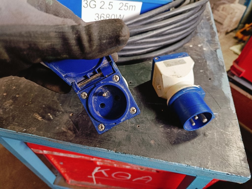 verloopstekkers industrie naar huishoudelijk  campingstekker, Enlèvement, Utilisé