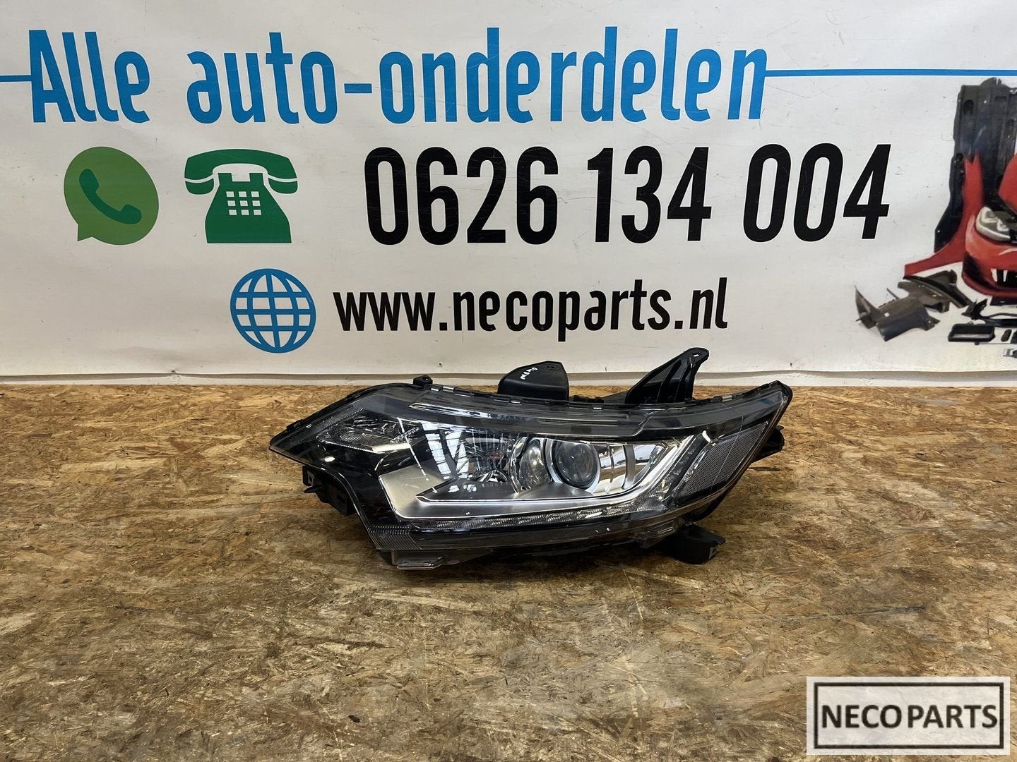 MITSUBISHI OUTLANDER KOPLAMP 4BX158301C8 ORGINEEL, Autos : Pièces & Accessoires, Éclairage, Mitsubishi, Utilisé, Enlèvement ou Envoi