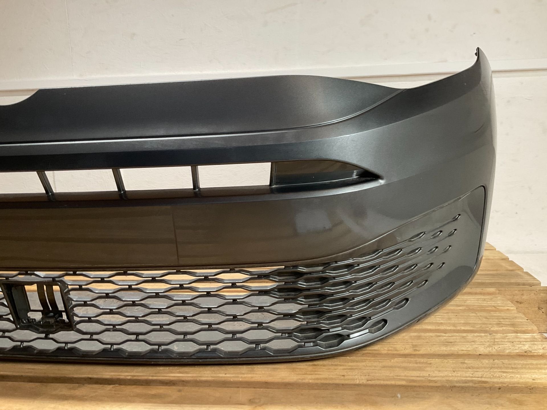 Bumper Volkswagen CADDY 2K7 2K7807221A 2021+ LAK GRIJS, Gebruikt, Volkswagen AG, Vw@volkswagen.de, Bumper