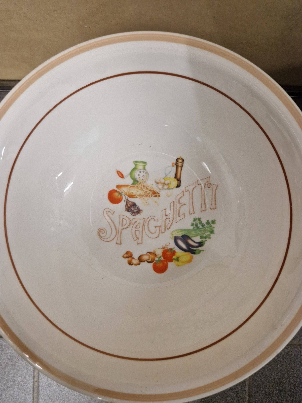Assiettes à spaghetti, Envoi