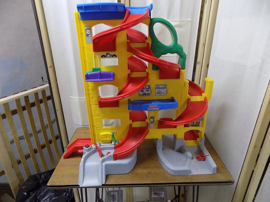 Speelgoed garage Fisher Price, Kinderen en Baby's, Ophalen, Gebruikt, Auto of Voertuig