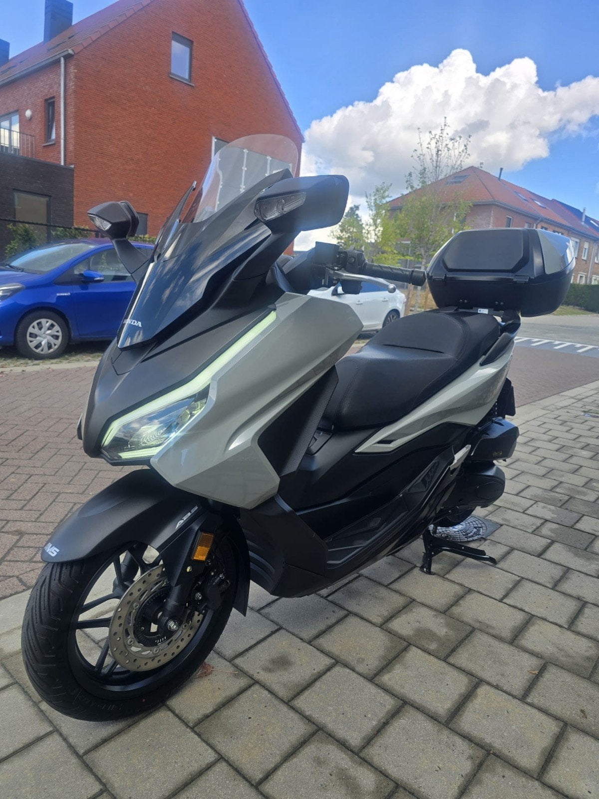 honda forza 125cc très propre, Enlèvement ou Envoi, Neuf
