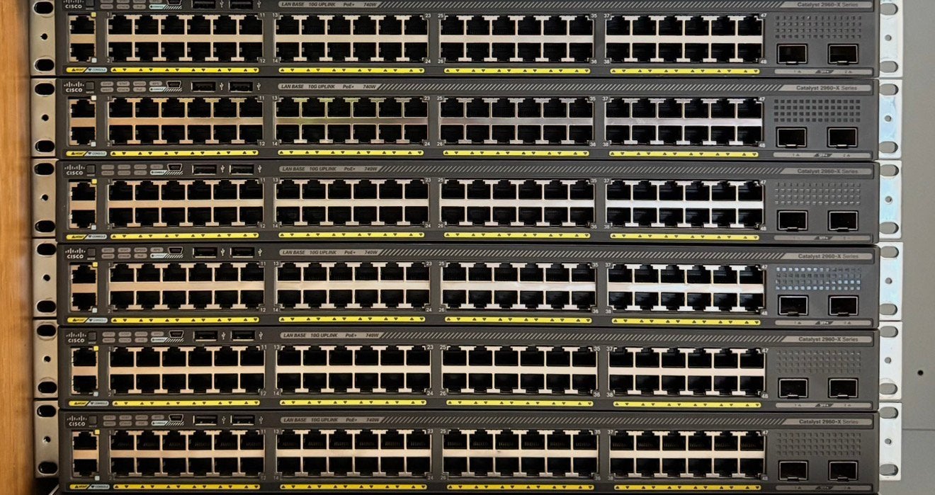 Cisco-switch (gerenoveerd), Computers en Software, Ophalen of Verzenden, Refurbished