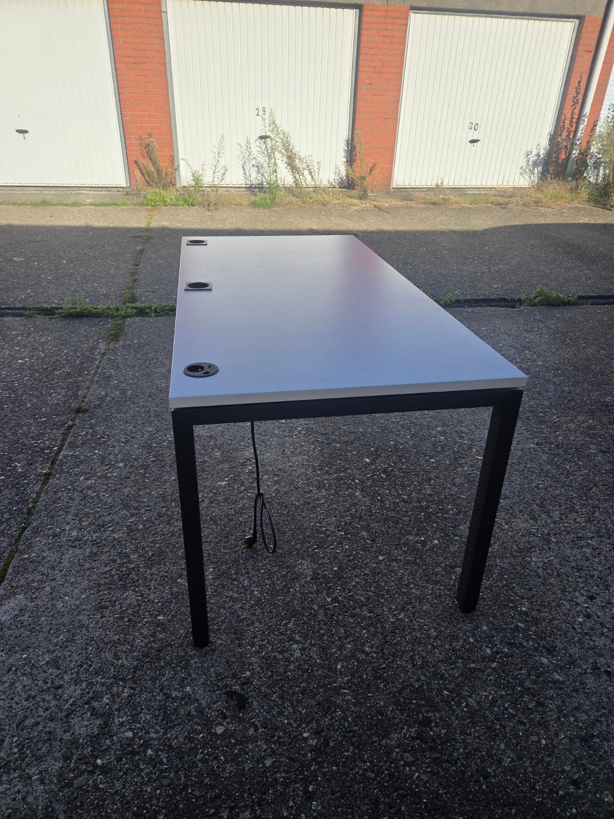 table de bureau, Enlèvement ou Envoi