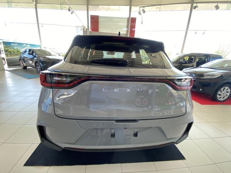 Lexus LBX FWD Comfort & Safety Pack + Se, Autos, 100 kW, Argent ou Gris, Euro 6, Entreprise