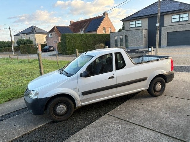 Dacia Logan Pick-up 1.5 dCi — construit en 2009, Achat, 2 places, Boîte manuelle, 2 portes