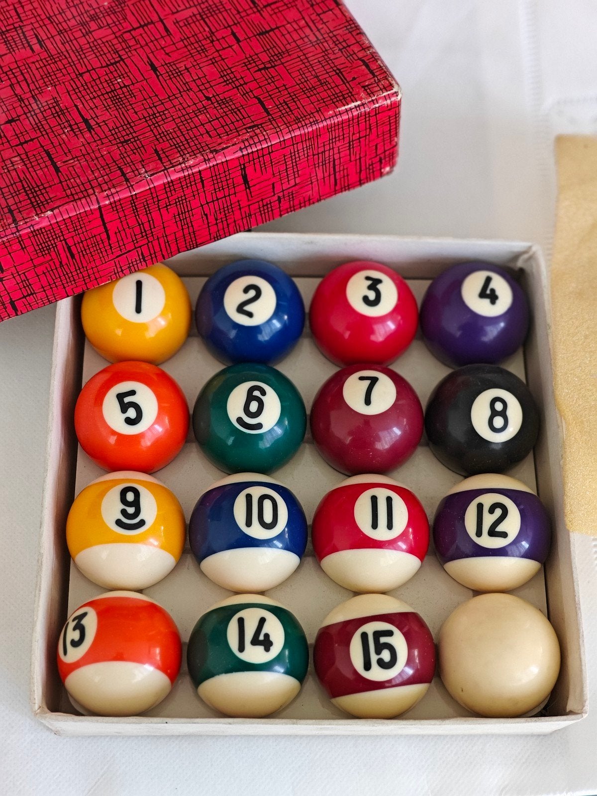 Complete vintage mini poolballen set 38 mm in originele doos, Sports & Fitness, Billards & Billards américains, Enlèvement, Table de billard